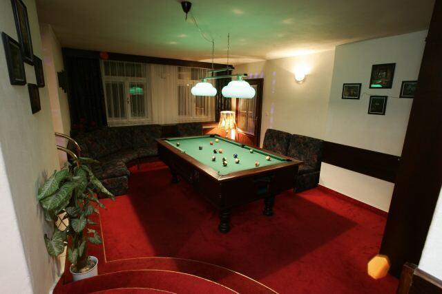 Hotel Saloon ซลีน ภายนอก รูปภาพ
