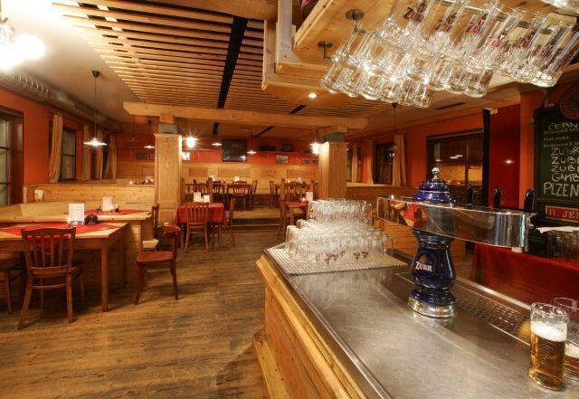 Hotel Saloon ซลีน ภายนอก รูปภาพ